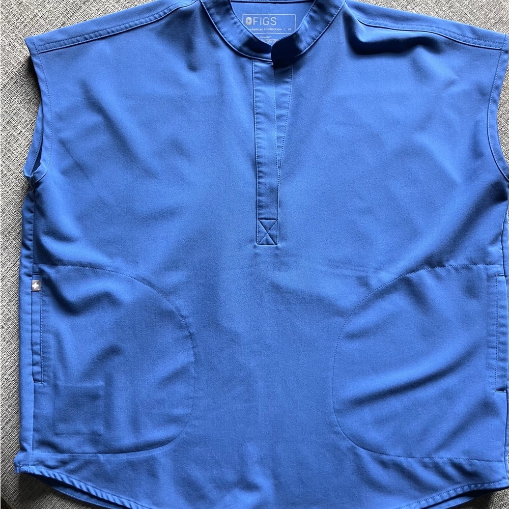 Figs technical collection women’s medium size scrub top